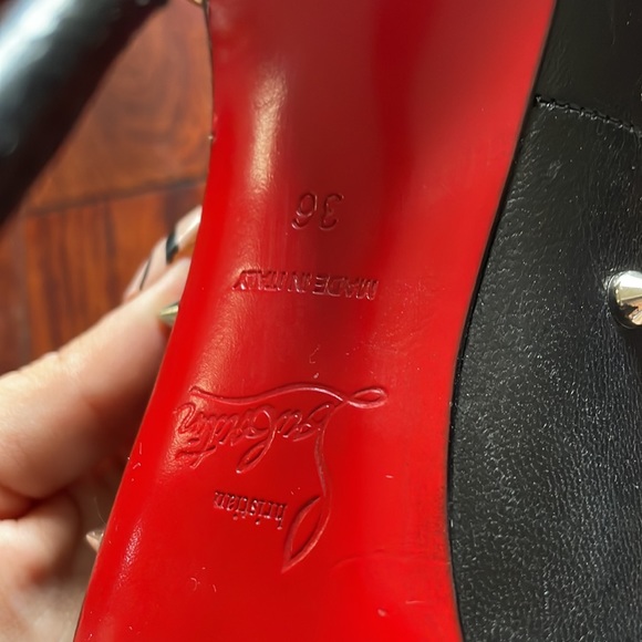 In great condition!! Barely wore. - Picture 3 of 4